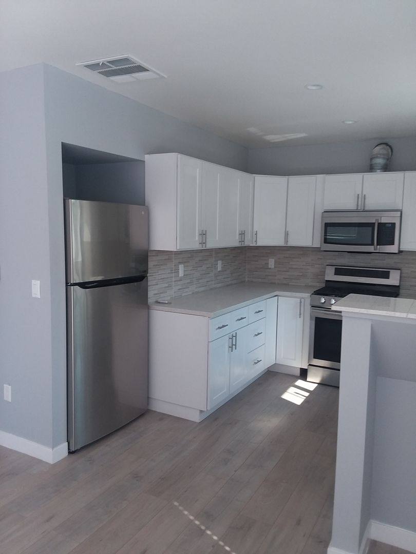 Apartment for rent at 3109 Estara Ave, Los Angeles, CA 90065