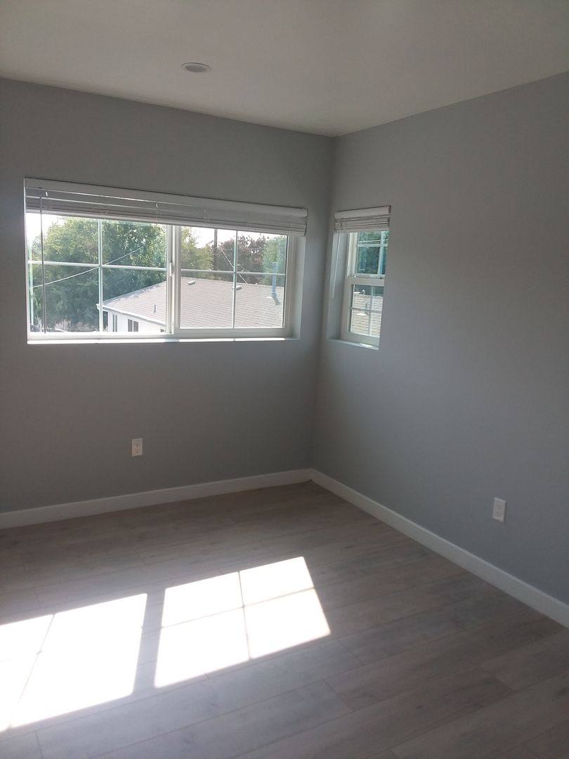 Apartment for rent at 3109 Estara Ave, Los Angeles, CA 90065