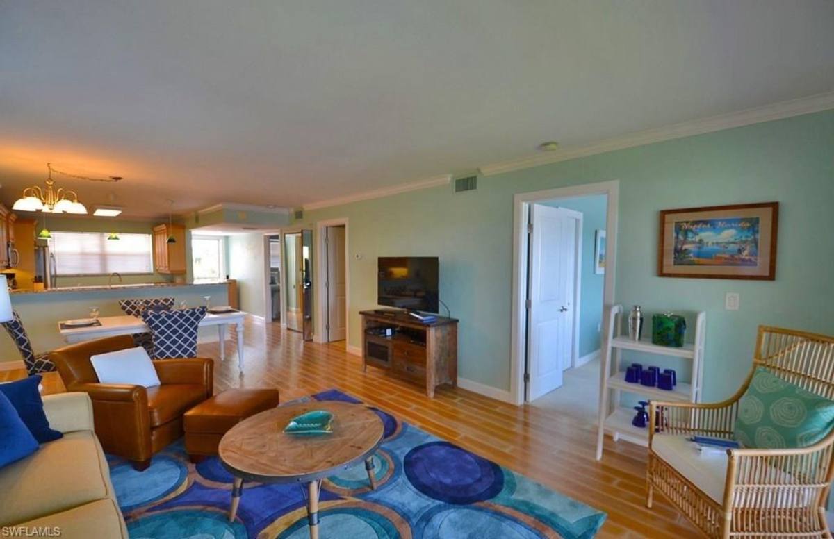 Condo for rent at 307 Goodlette Rd S, Naples, FL 34102