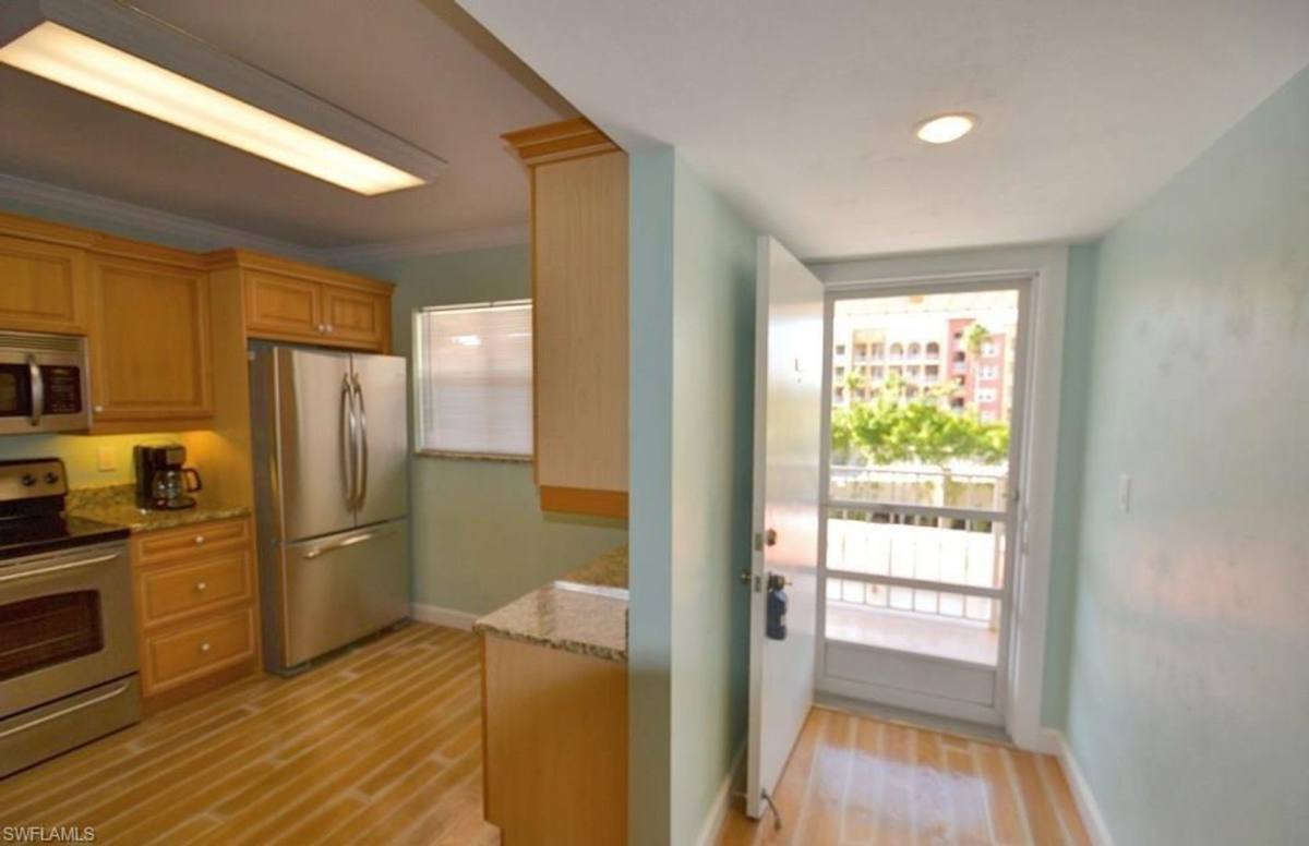 Condo for rent at 307 Goodlette Rd S, Naples, FL 34102