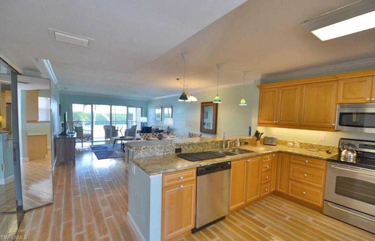 Condo for rent at 307 Goodlette Rd S, Naples, FL 34102