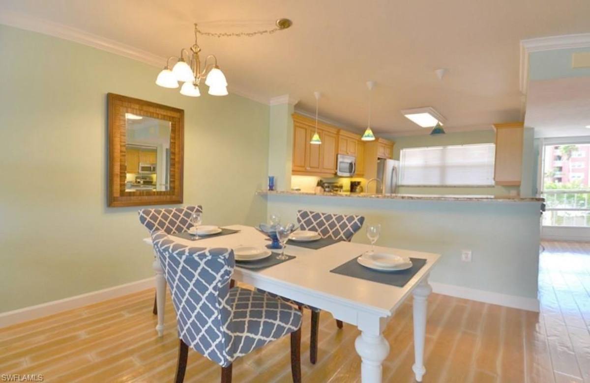 Condo for rent at 307 Goodlette Rd S, Naples, FL 34102