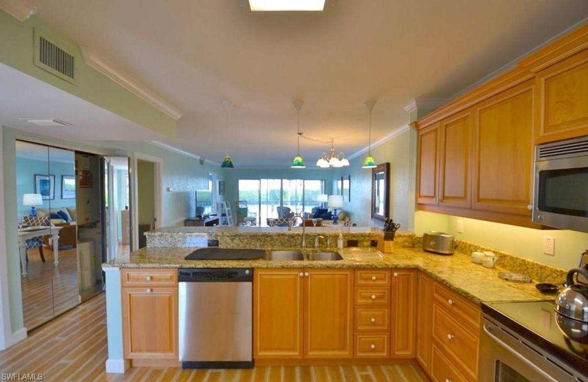 Condo for rent at 307 Goodlette Rd S, Naples, FL 34102