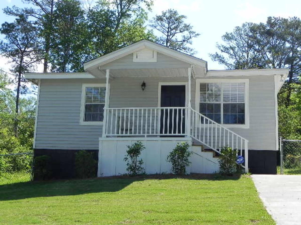 House for rent at 814 25th Ave, Phenix City, AL 36867