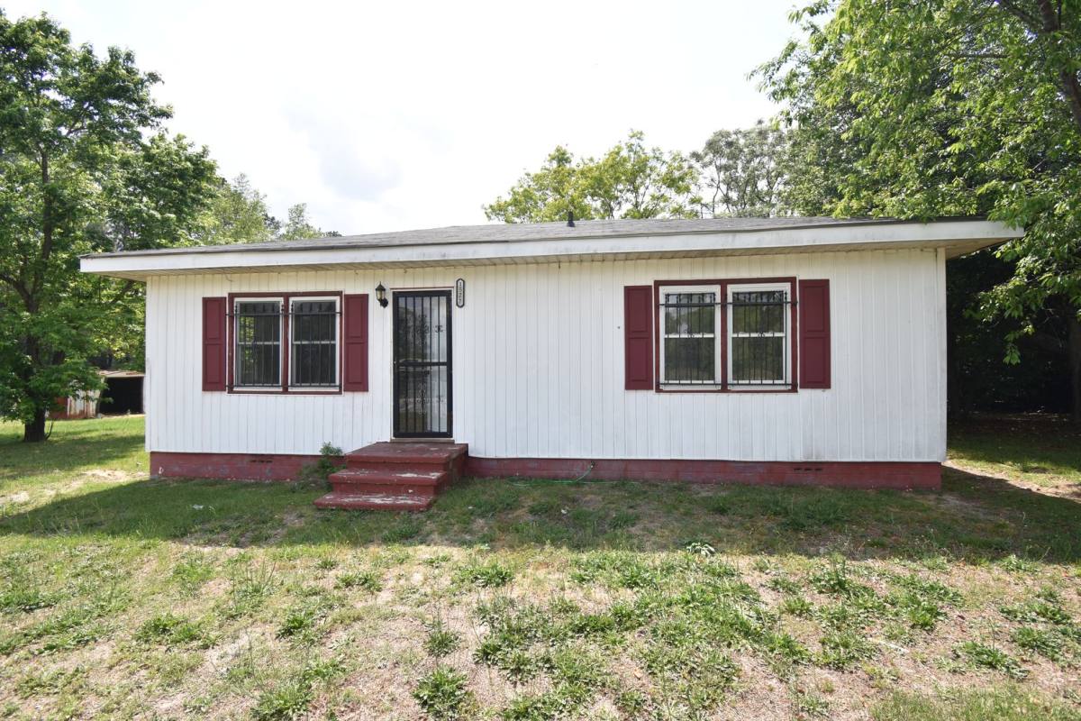 House for rent at 1527 McArthur Rd, Fayetteville, NC 28311