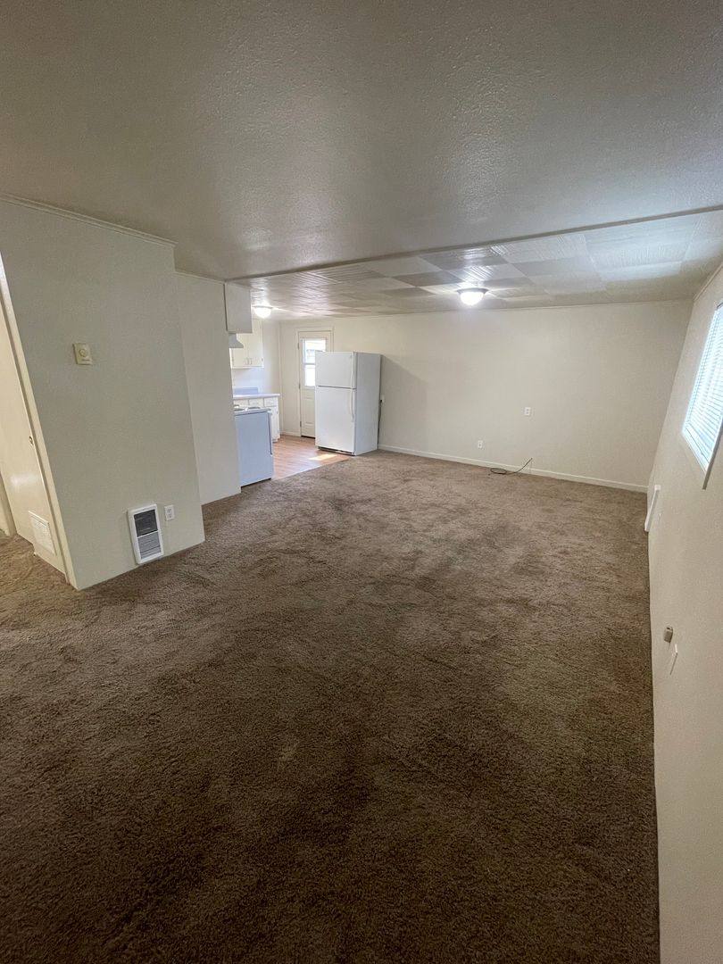 Apartment for rent at 7475 E Grant St, Lebanon, OR 97355