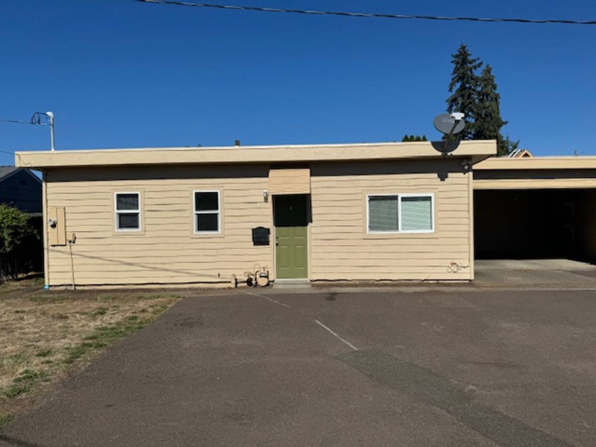 Apartment for rent at 7475 E Grant St, Lebanon, OR 97355