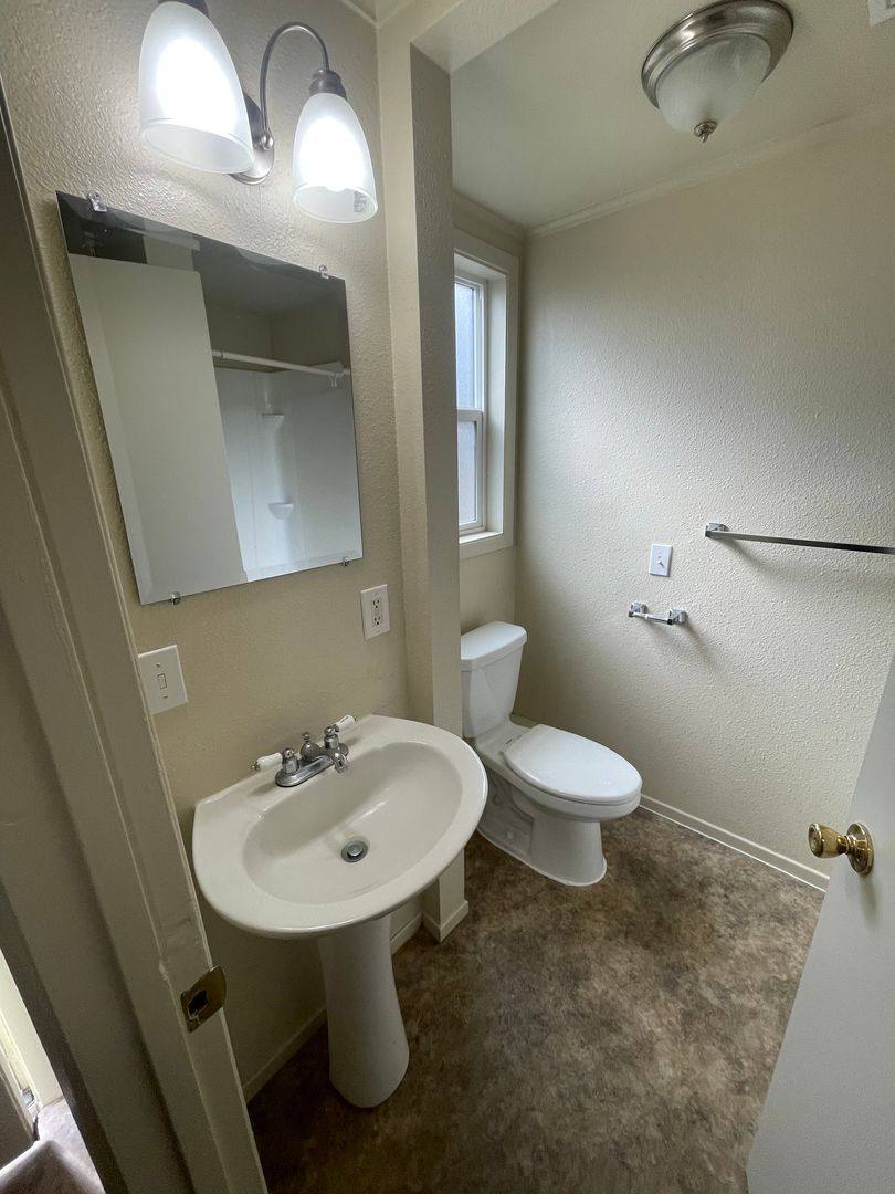 Apartment for rent at 7475 E Grant St, Lebanon, OR 97355