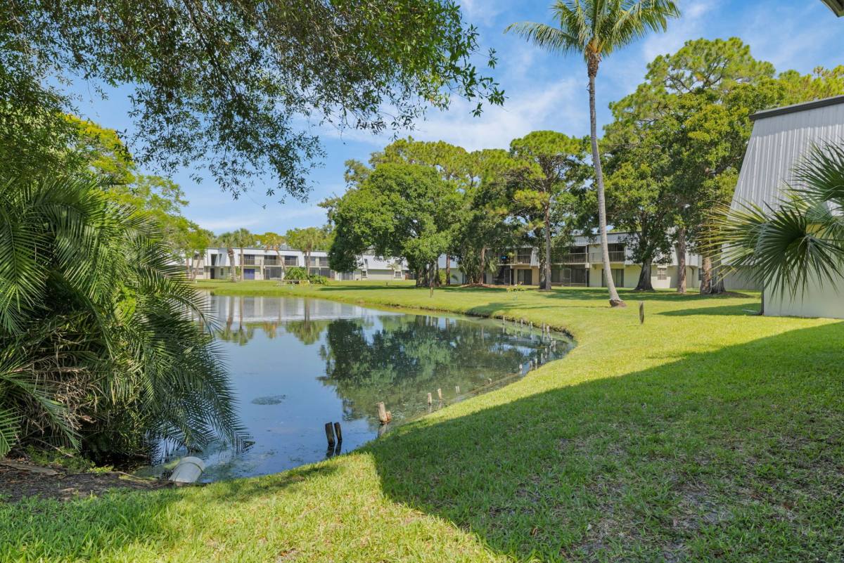 Apartment for rent at 2517 S 17th St, Fort Pierce, FL 34982