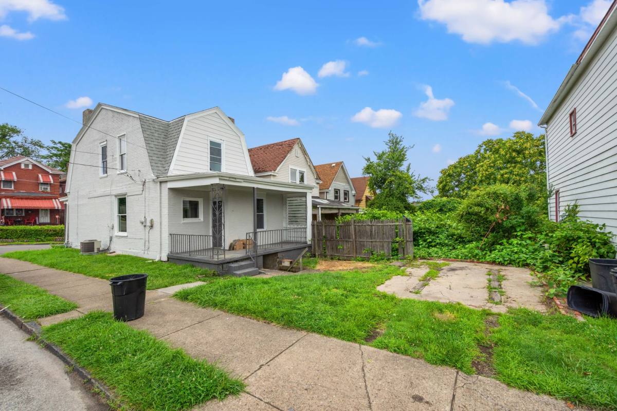 House for rent at 1319 Hays St, Homestead, PA 15120