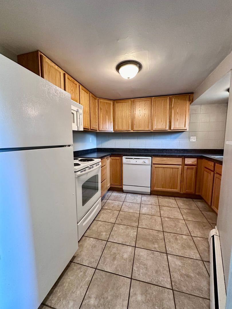 Apartment for rent at 1100 8th Ave NW, Valley City, ND 58072