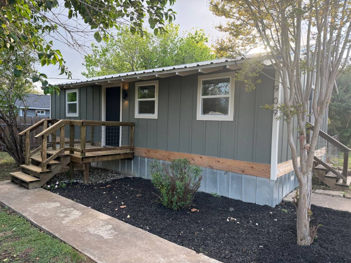 House for rent at 909 Hackberry, Blanco, TX 78606