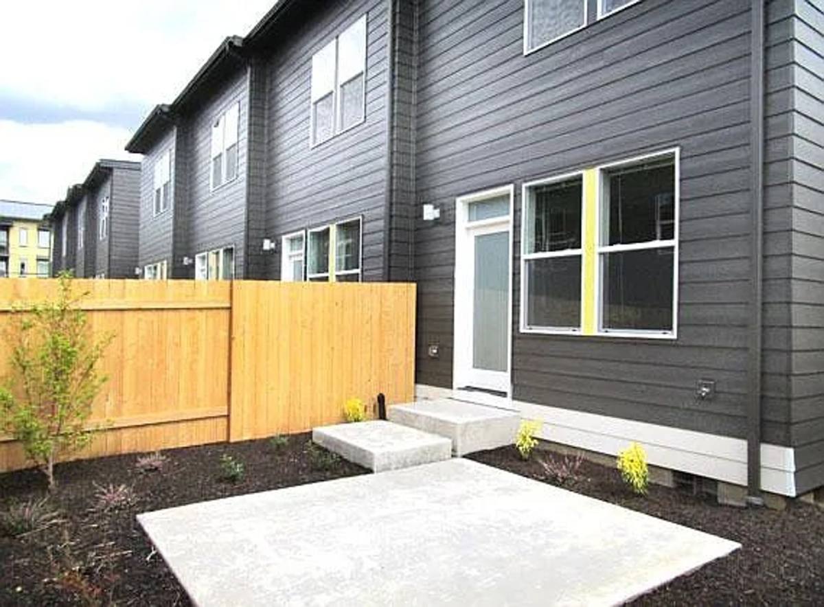 Townhouse for rent at 4920 N Gantenbein Ave, Portland, OR 97217