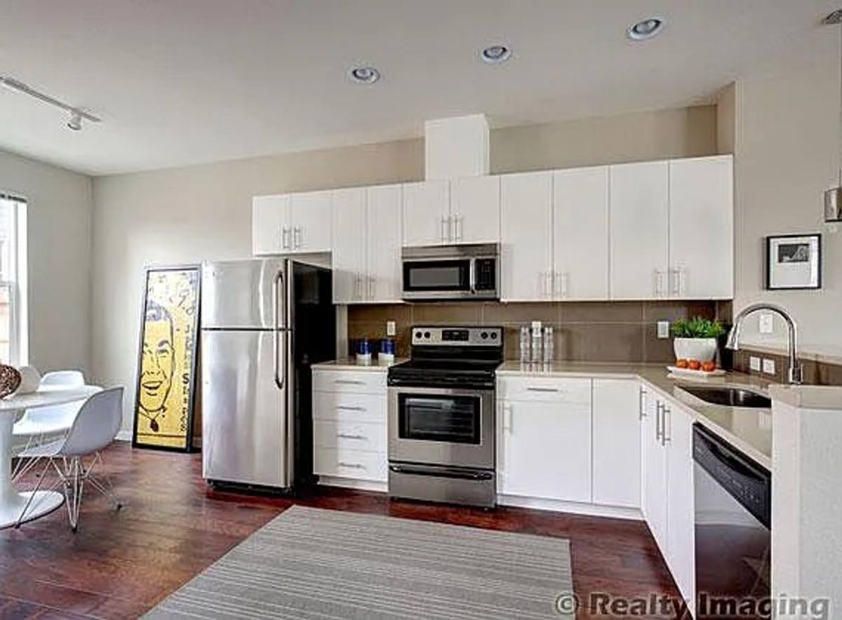 Townhouse for rent at 4920 N Gantenbein Ave, Portland, OR 97217
