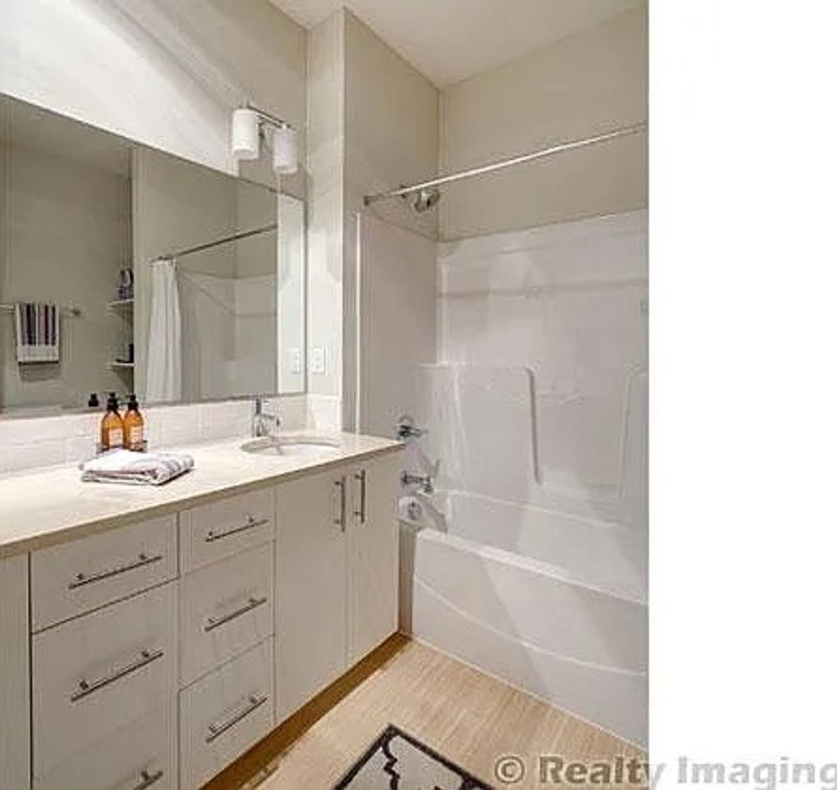 Townhouse for rent at 4920 N Gantenbein Ave, Portland, OR 97217
