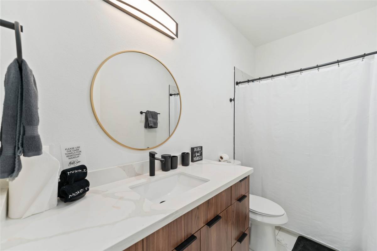 Apartment for rent at 3034 Gray St #3034B, Houston, TX 77004
