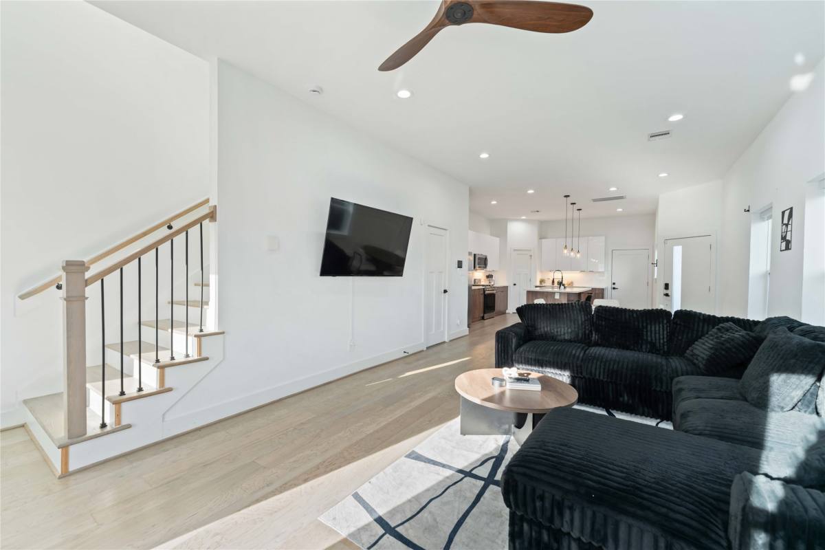 Apartment for rent at 3034 Gray St #3034B, Houston, TX 77004