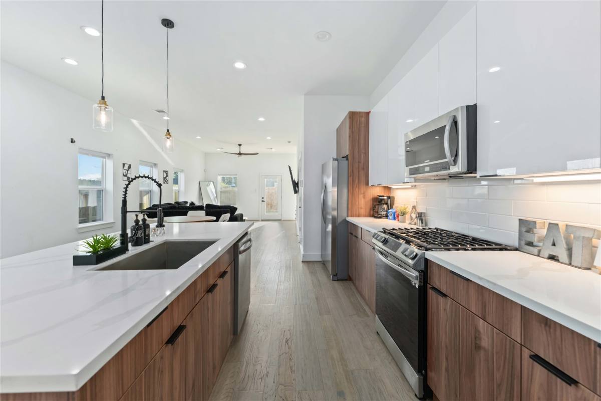 Apartment for rent at 3034 Gray St #3034B, Houston, TX 77004