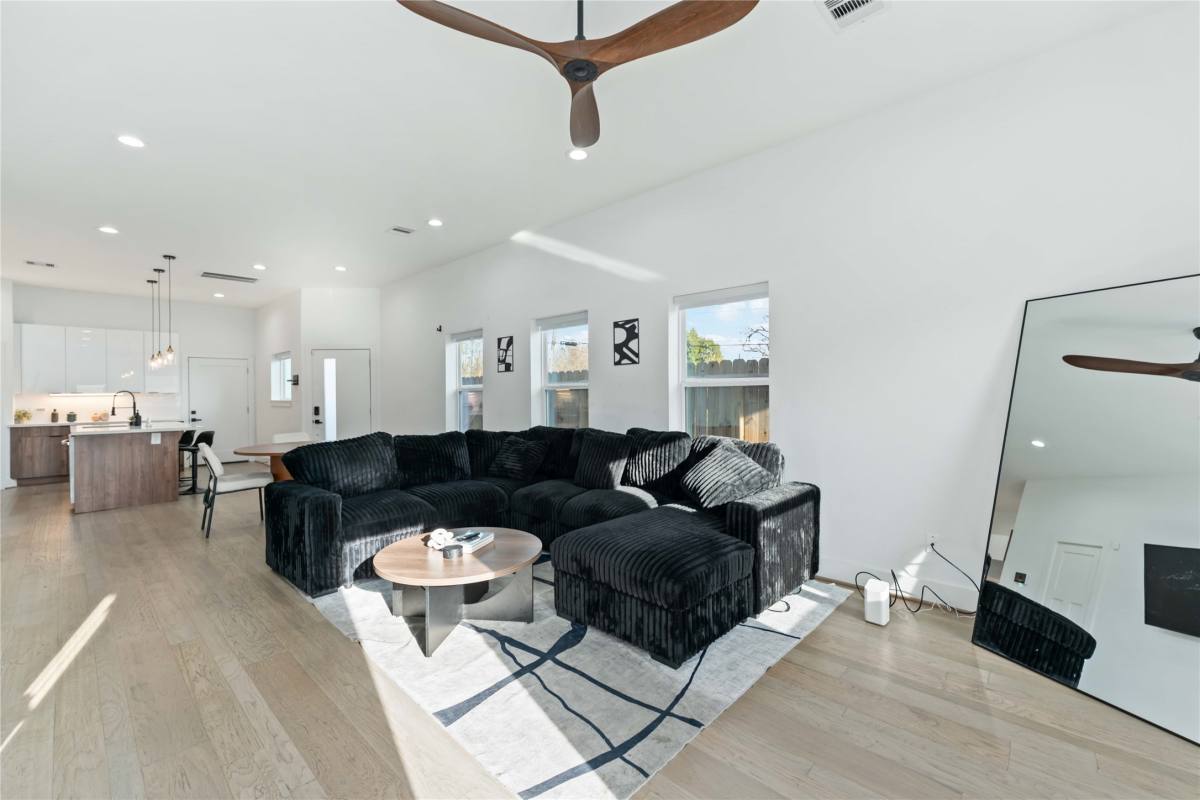 Apartment for rent at 3034 Gray St #3034B, Houston, TX 77004