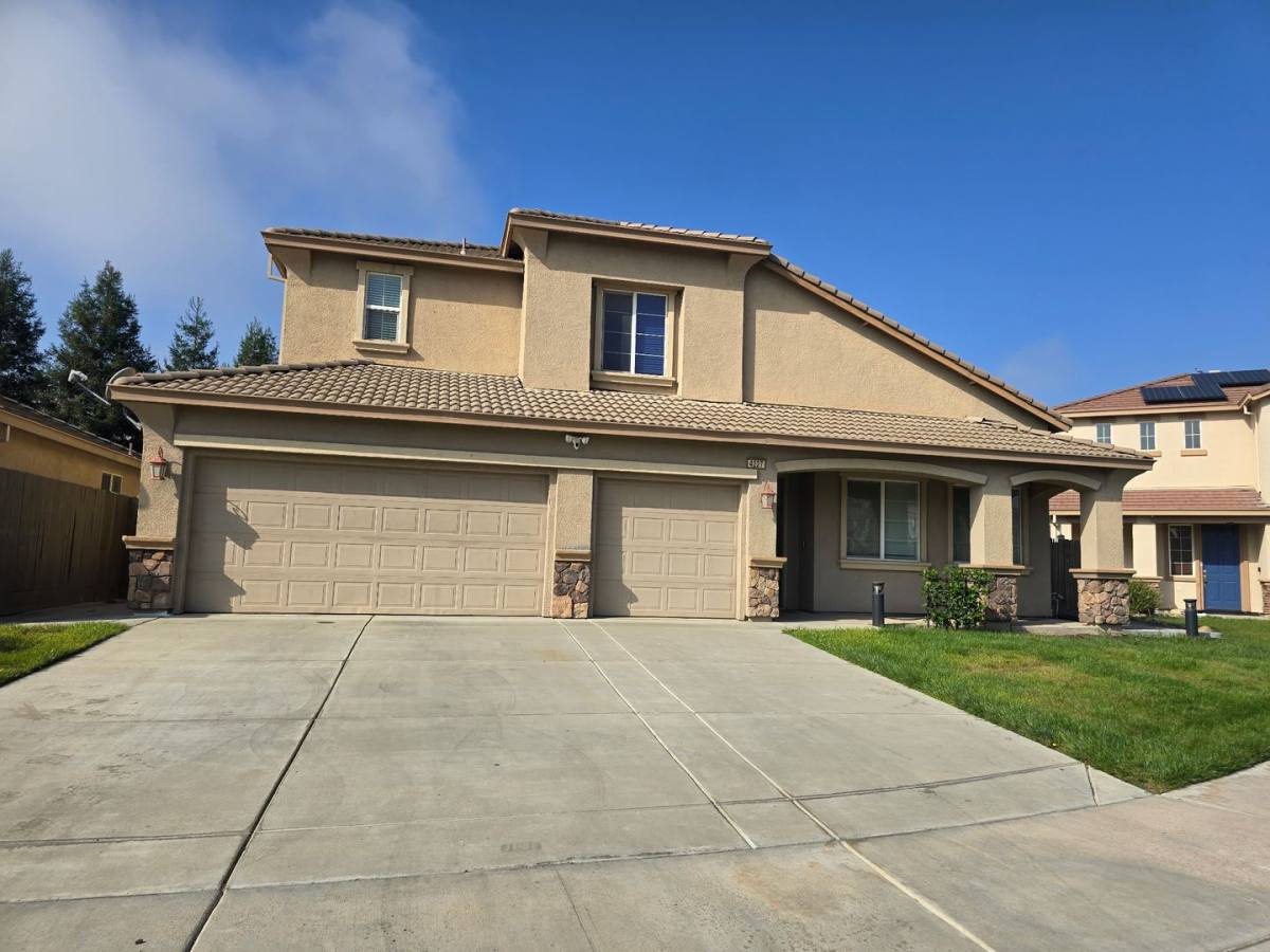 House for rent at 4227 S Fontana, Visalia, CA 93277