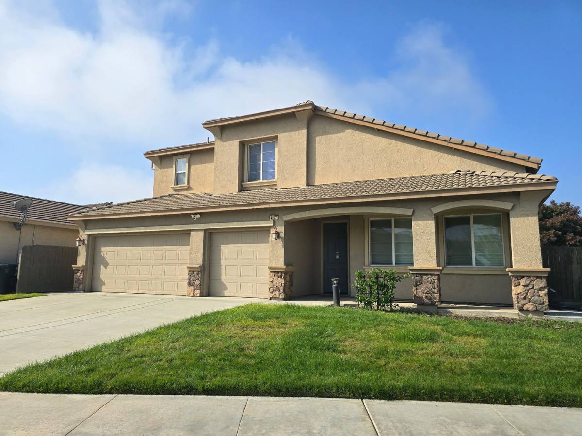 House for rent at 4227 S Fontana, Visalia, CA 93277