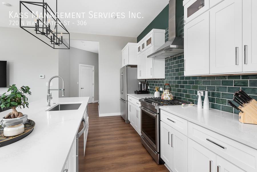 Apartment for rent at 720 N Washington St #306, Naperville, IL 60563