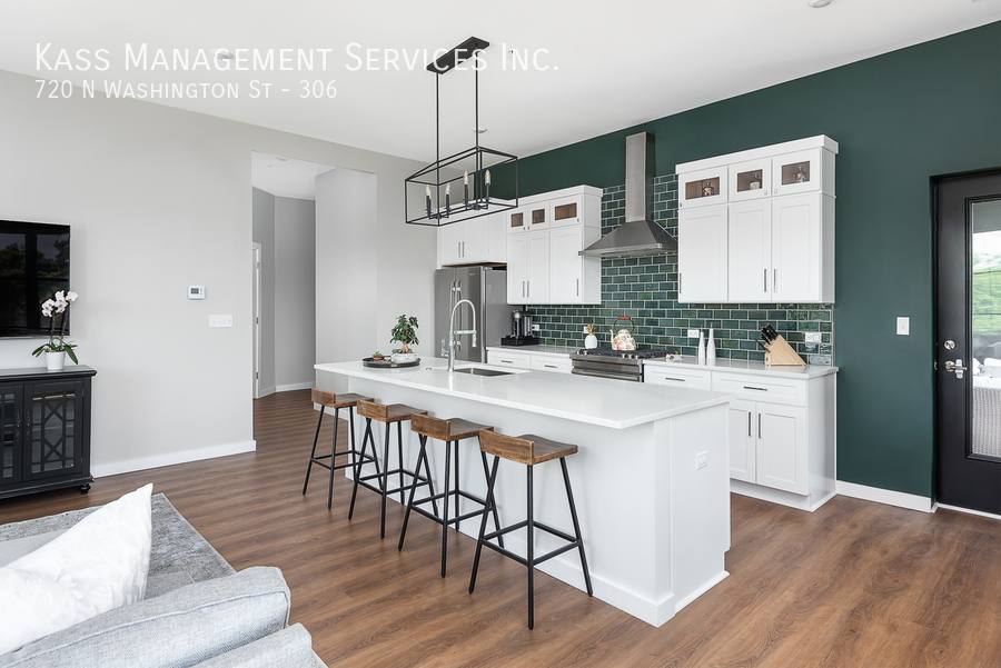 Apartment for rent at 720 N Washington St #306, Naperville, IL 60563