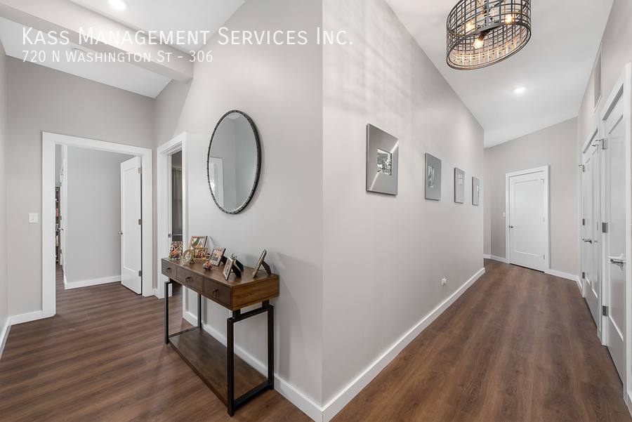 Apartment for rent at 720 N Washington St #306, Naperville, IL 60563