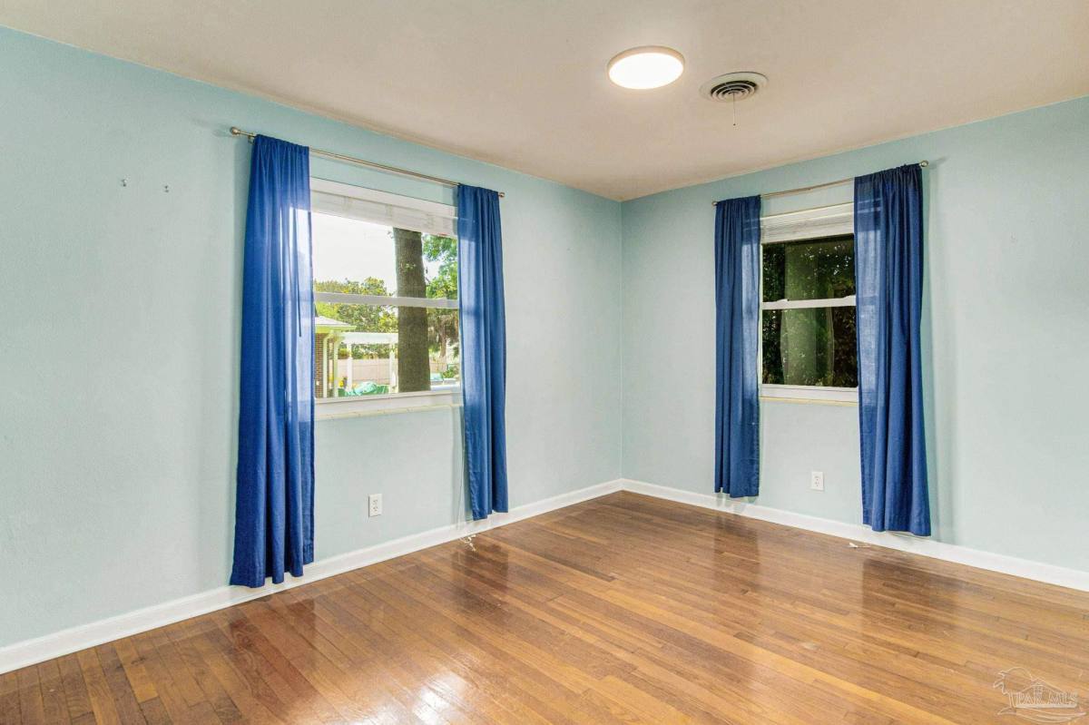 Apartment for rent at 2033 E Bobe St, Pensacola, FL 32503