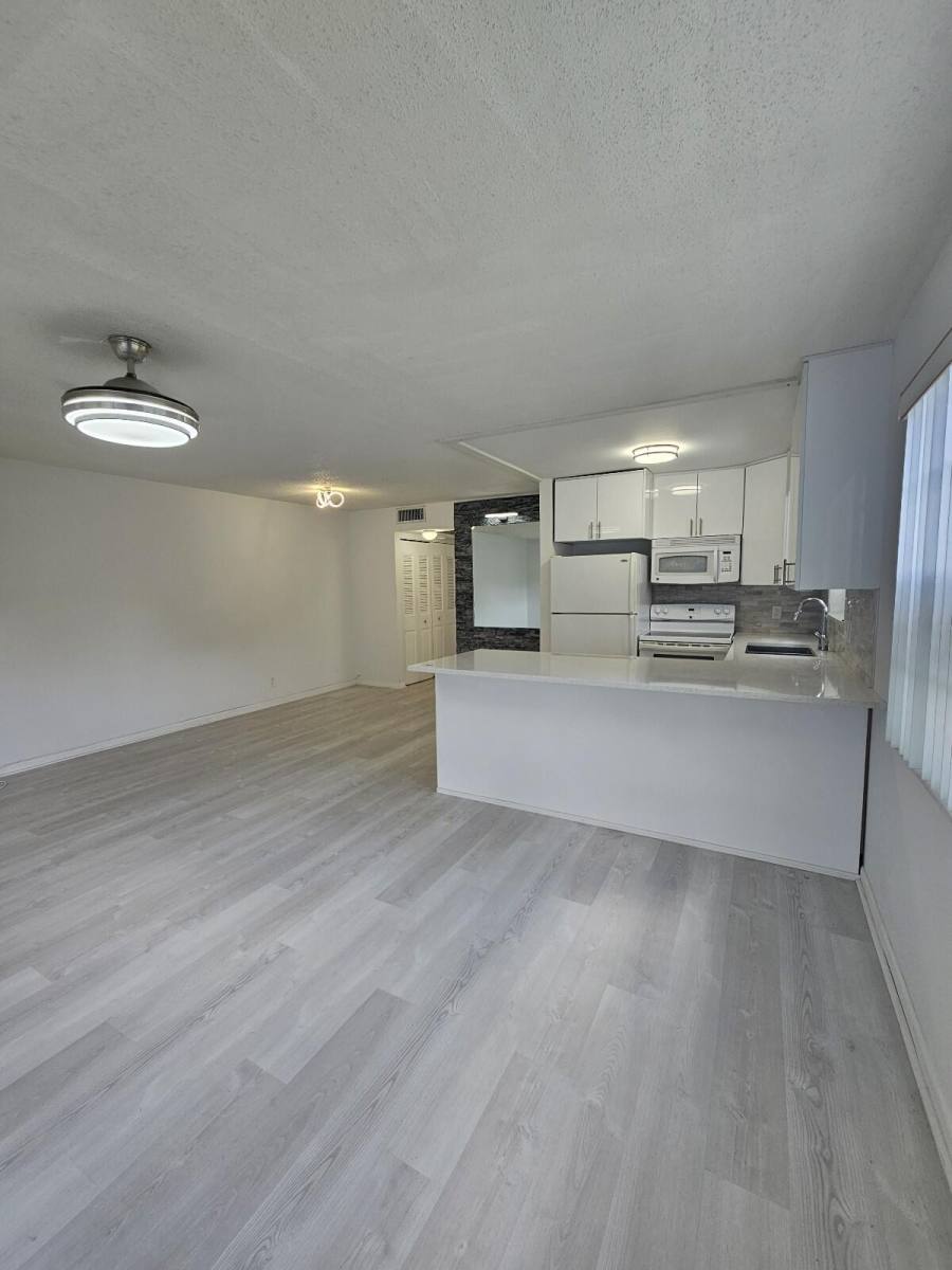 Apartment for rent at 105 Windsor E #105, West Palm Beach, FL 33417