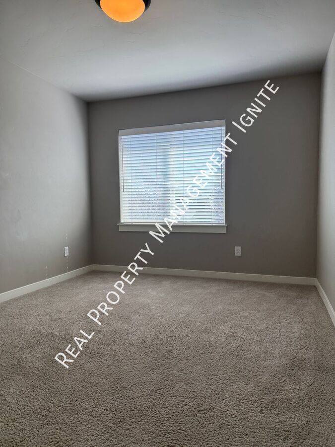 House for rent at 3751 SW Coyote Lane, Redmond, OR 97756