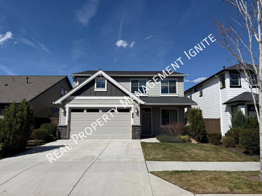 House for rent at 3751 SW Coyote Lane, Redmond, OR 97756