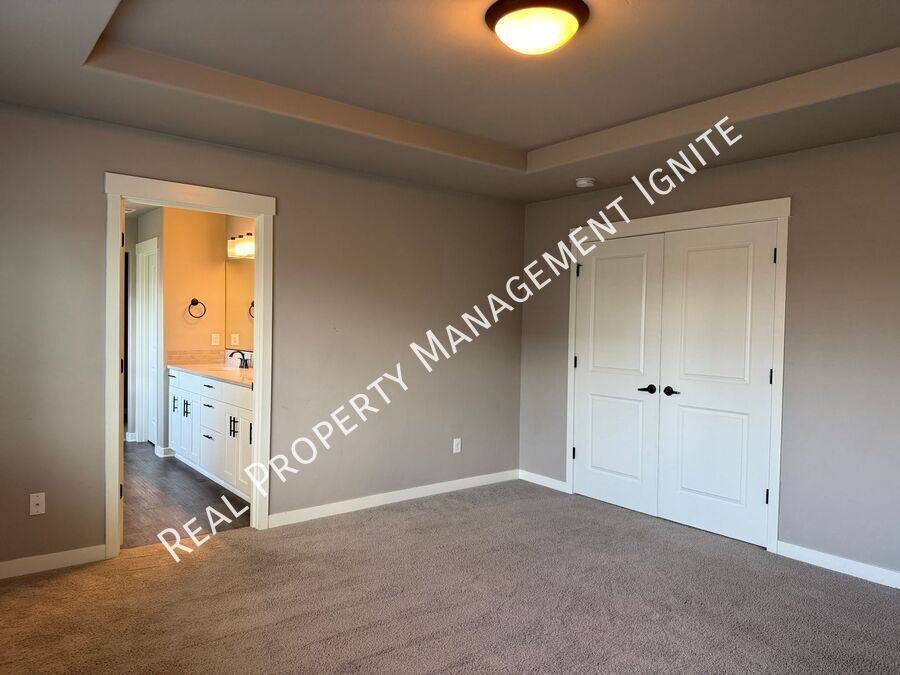 House for rent at 3751 SW Coyote Lane, Redmond, OR 97756