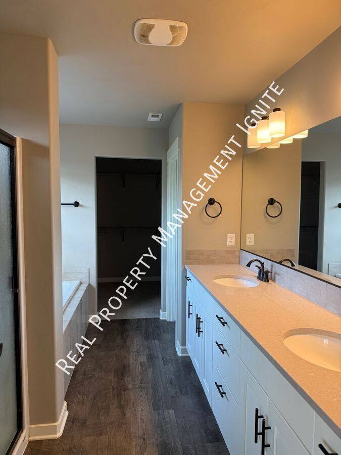 House for rent at 3751 SW Coyote Lane, Redmond, OR 97756