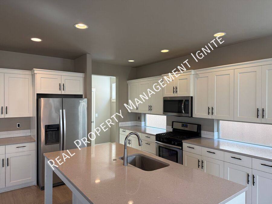 House for rent at 3751 SW Coyote Lane, Redmond, OR 97756