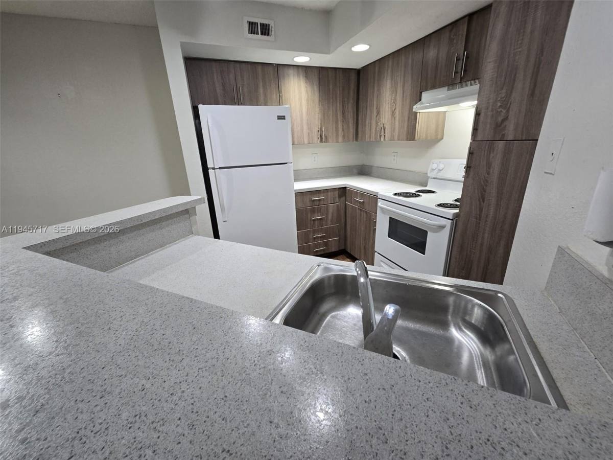 Apartment for rent at 12730 Vista Isles Dr #815, Fort Lauderdale, FL 33325