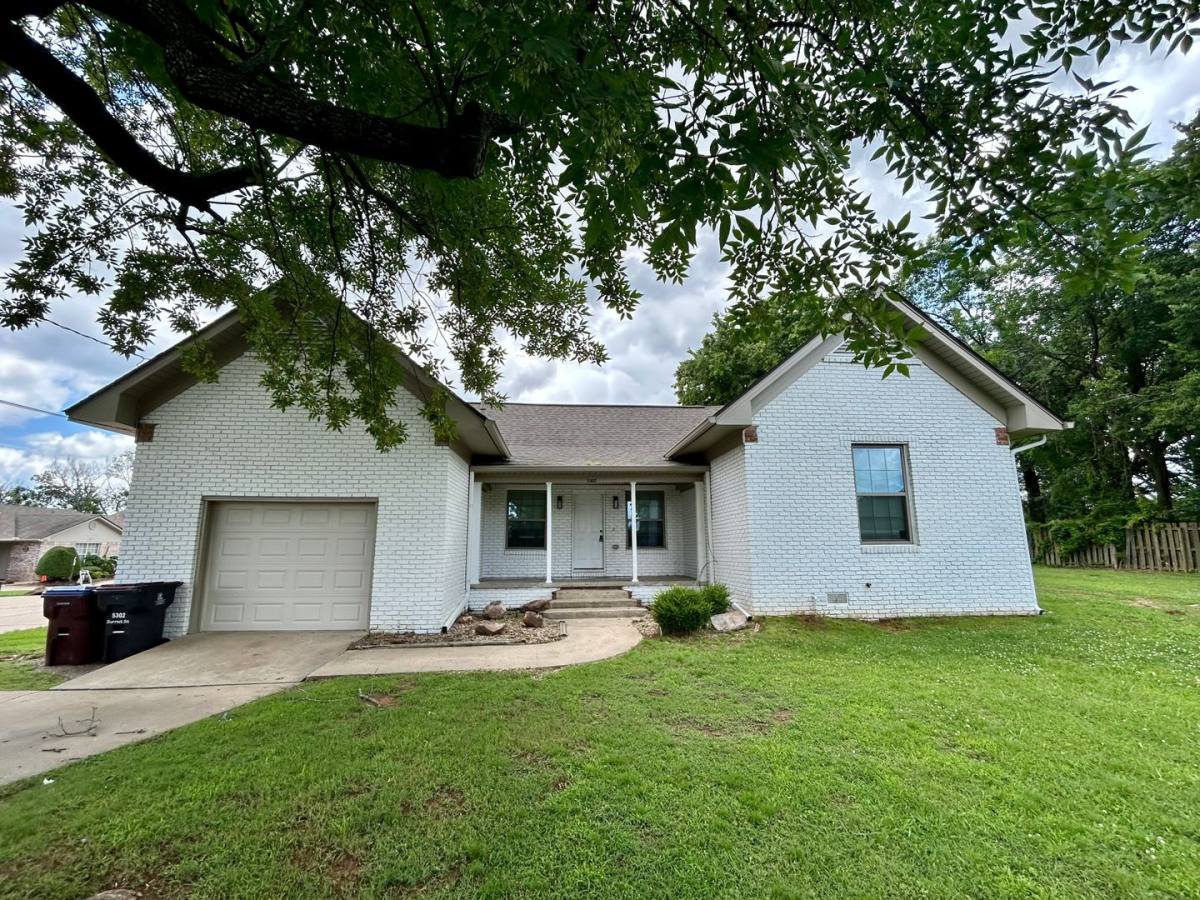 House for rent at 5302 Summit St, Fort Smith, AR 72903