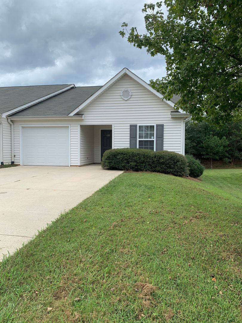 House for rent at 132 Springwood Lane, Mooresville, NC 28117