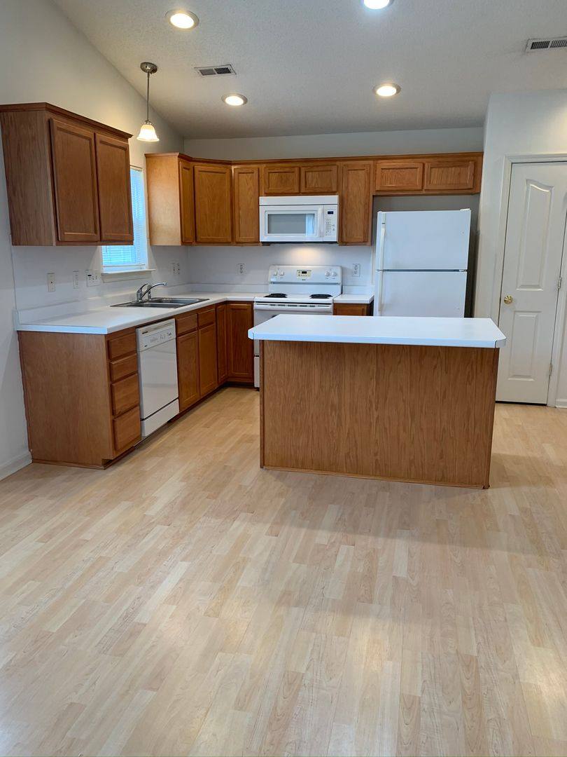 House for rent at 132 Springwood Lane, Mooresville, NC 28117