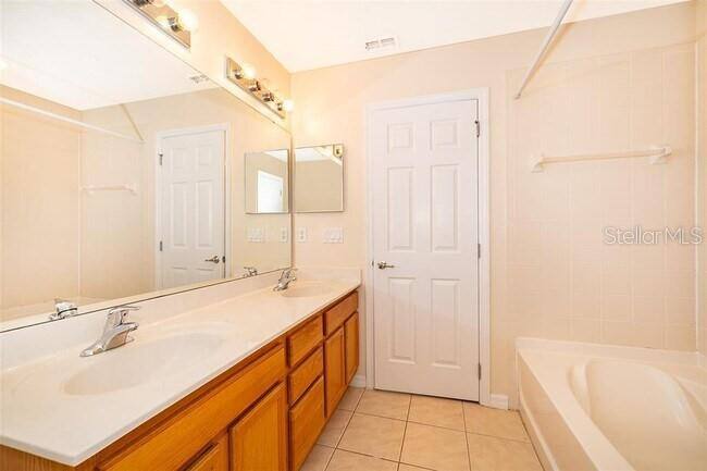 Townhouse for rent at 9615 Fenrose Terrace, Orlando, FL 32827