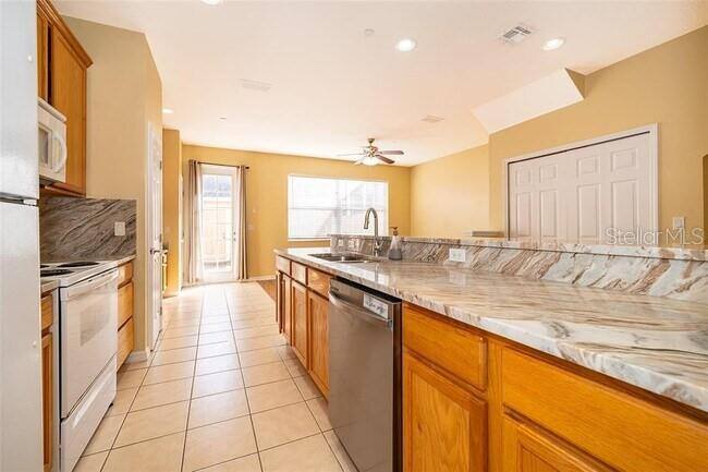 Townhouse for rent at 9615 Fenrose Terrace, Orlando, FL 32827