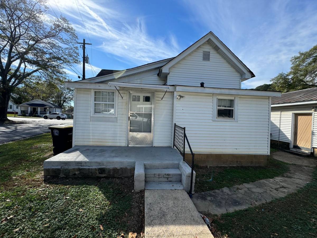House for rent at 208 N Ave, Rome, GA 30161