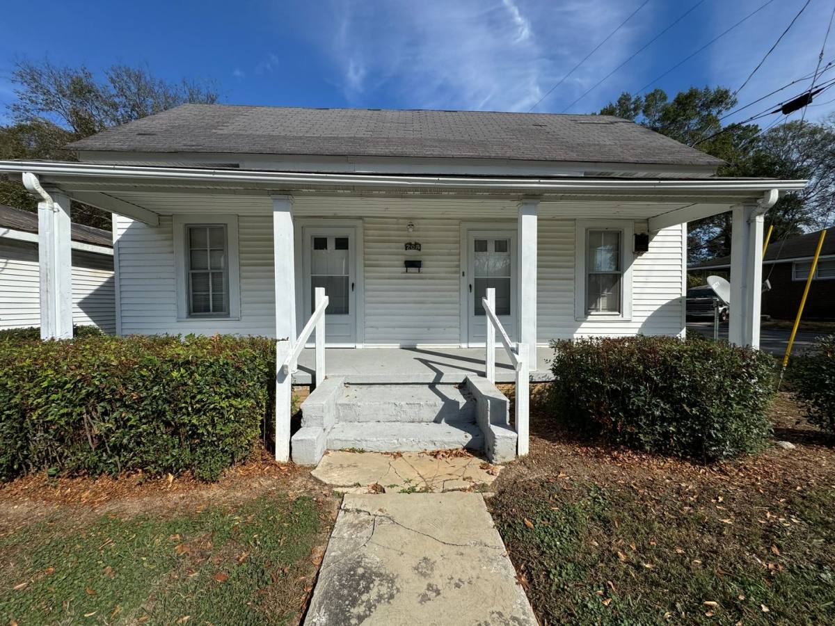 House for rent at 208 N Ave, Rome, GA 30161