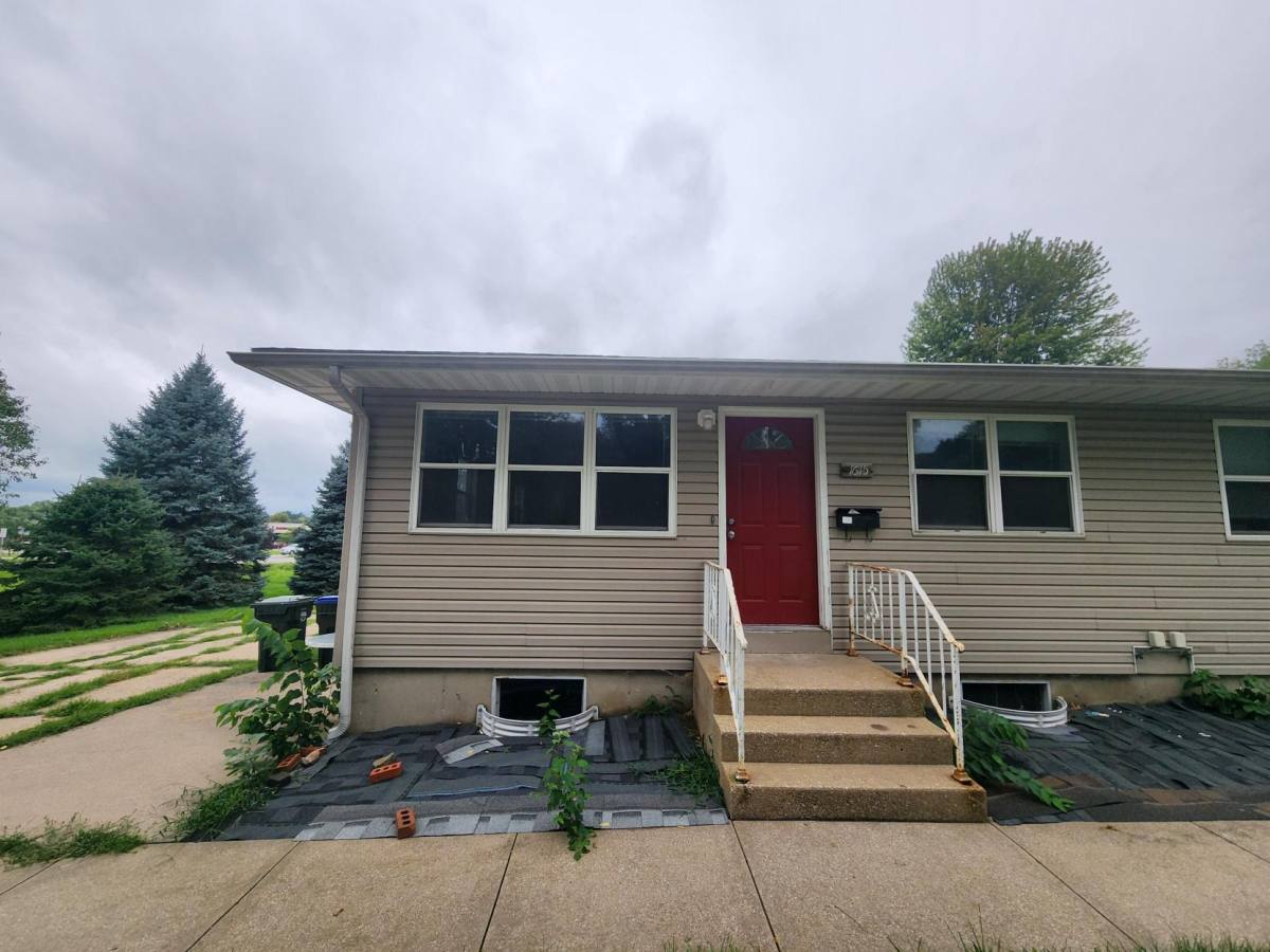 House for rent at 1615 Crescent St, Iowa City, IA 52245