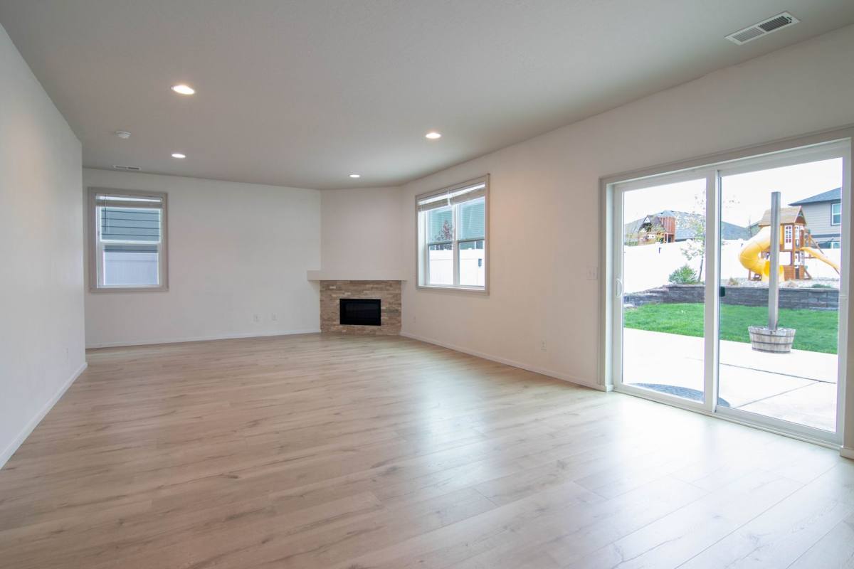 House for rent at 8006 S Fruitvale Lane, Cheney, WA 99004