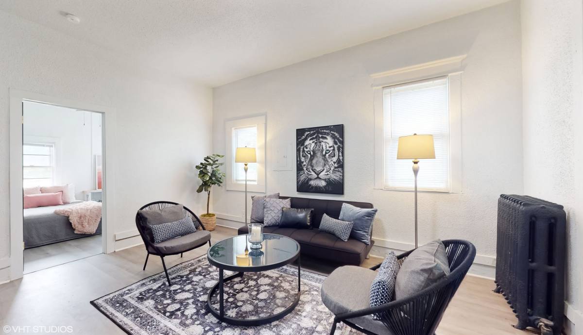 Apartment for rent at 319 Franklin Ave, Des Moines, IA 50314