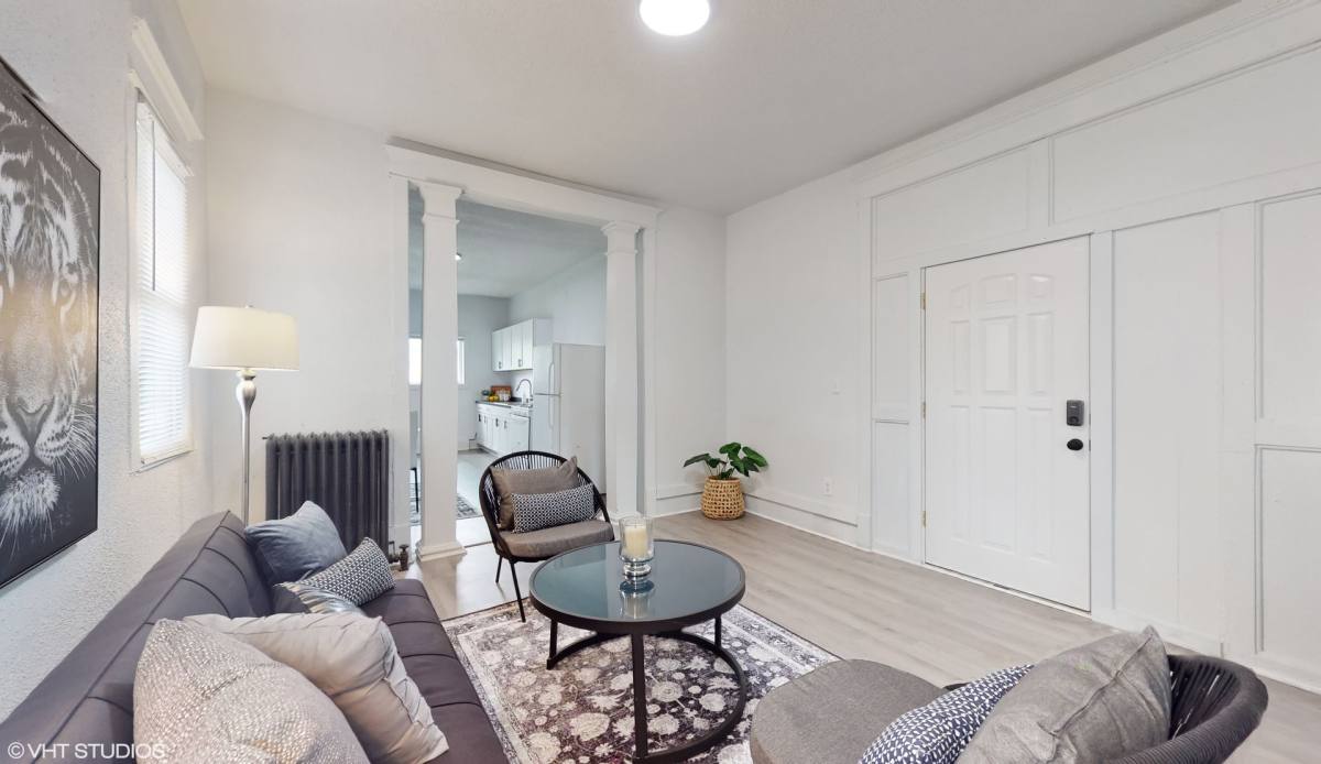 Apartment for rent at 319 Franklin Ave, Des Moines, IA 50314