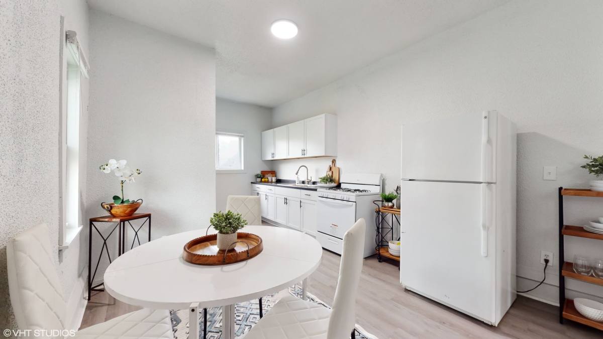 Apartment for rent at 319 Franklin Ave, Des Moines, IA 50314