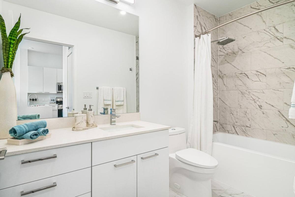Apartment for rent at 2121 Broward Ave #303, West Palm Beach, FL 33407