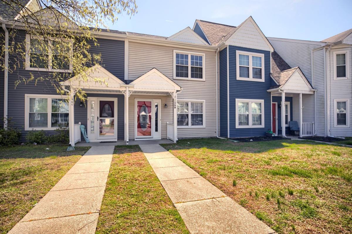 Townhouse for rent at 106 Heather Way, Yorktown, VA 23693